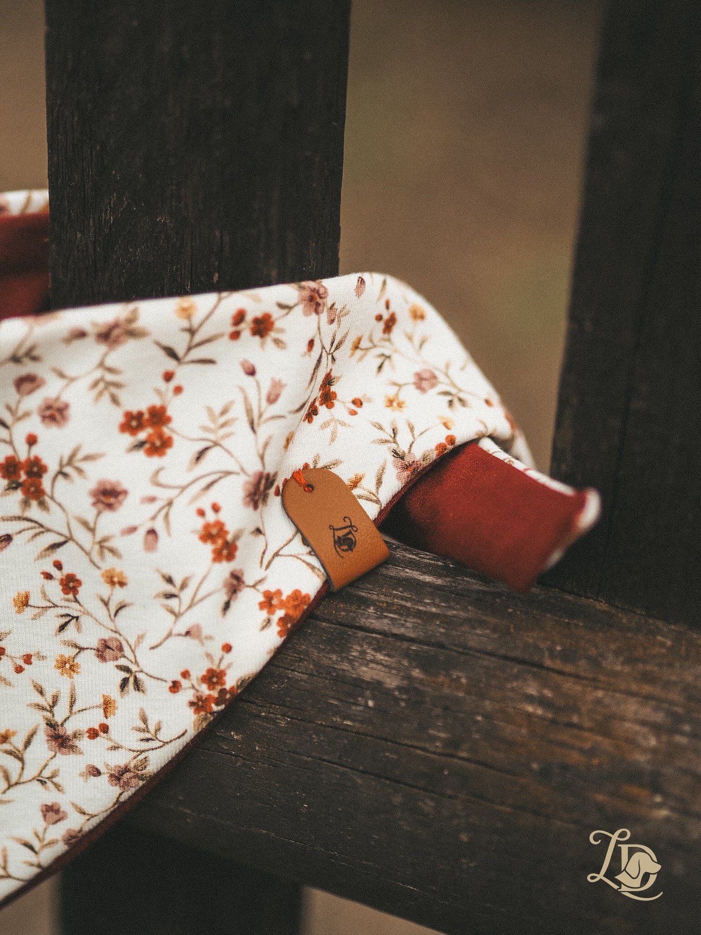 Burgundy Garden Halstuch