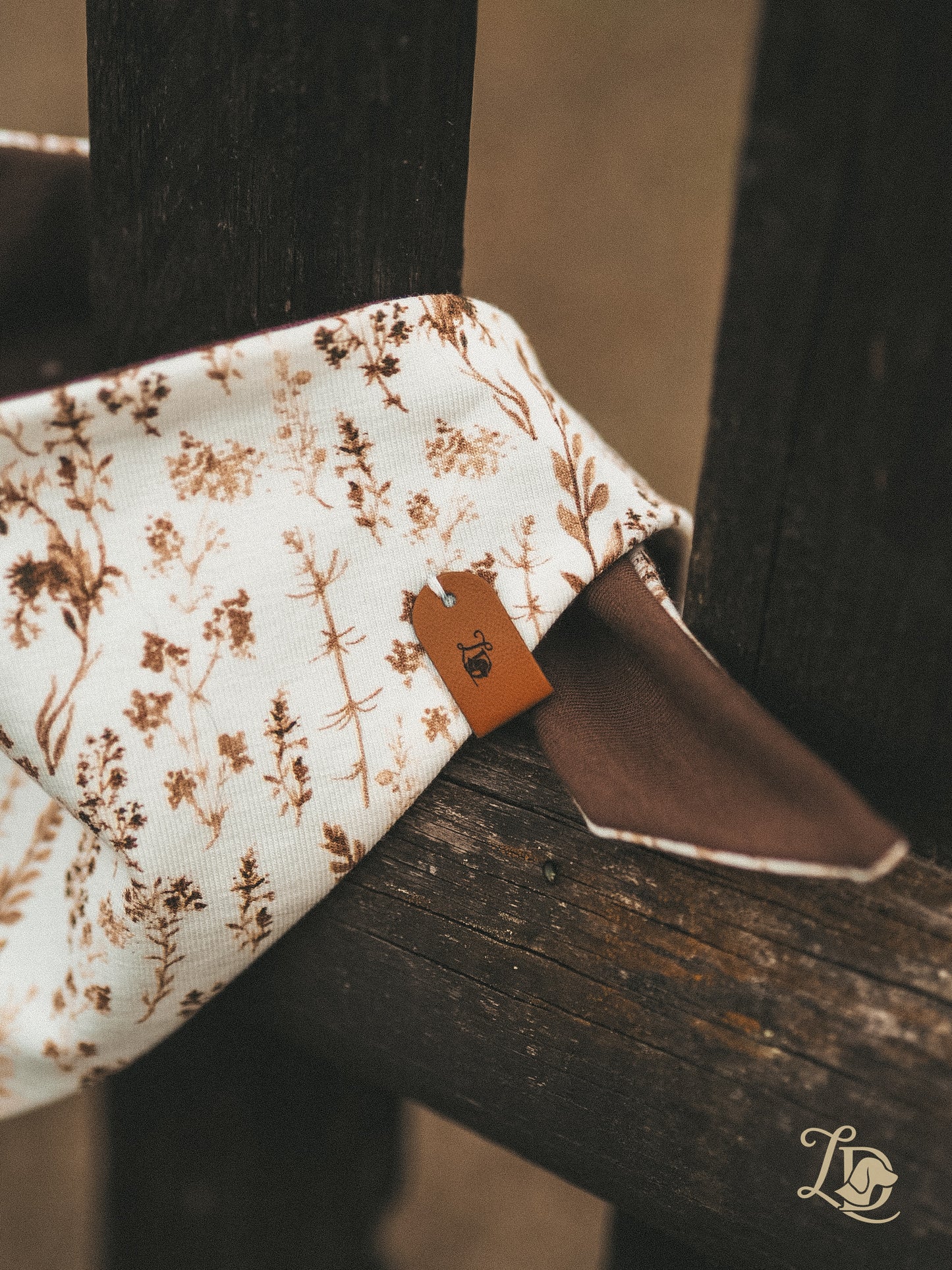 Nostalgic Flowers Halstuch